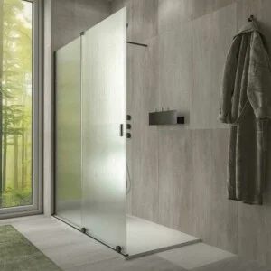 Paroi de douche ANDREA façade 1 porte fixe- 1 porte coulissante ouverte à roue inférieure EN VERRE NERVRÉ. Finition NOIR MAT