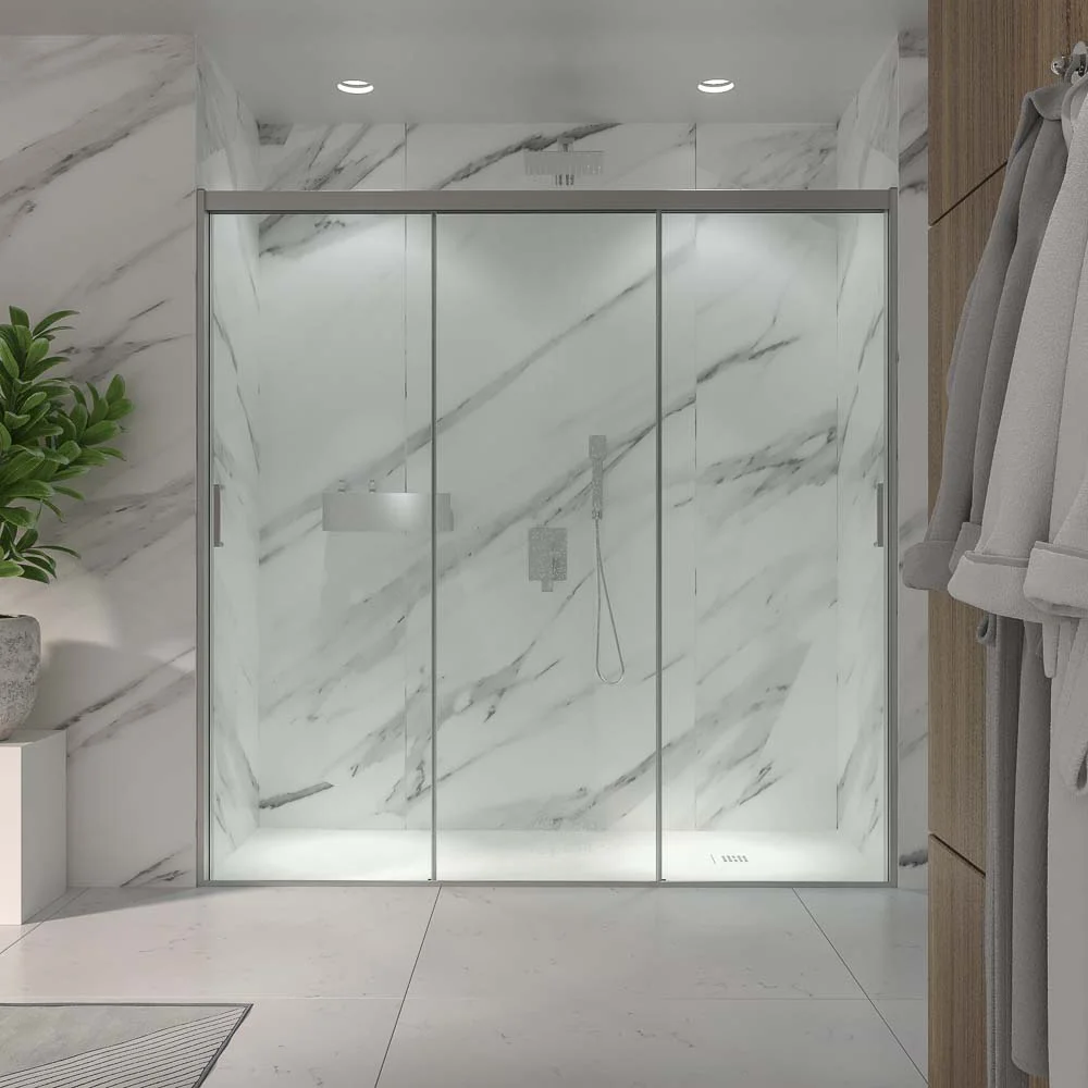 Paroi de douche frontale TRIO avec 3 portes coulissantes en verre transparent. Acier inoxidable