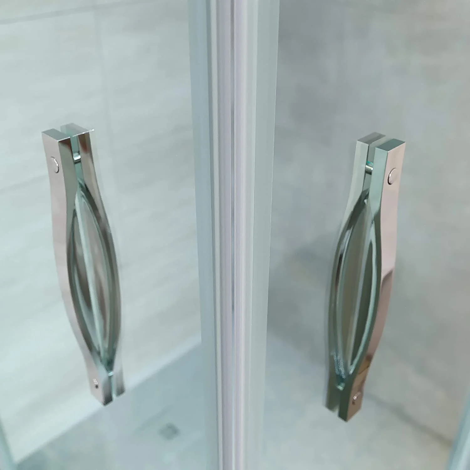 Cabine de douche carrée TEMPO ouverture angulaire 2 fixes-2 portes coulissantes. Avec traitement anti-calcaire Finition CHROME BRILLANT. – Image 2