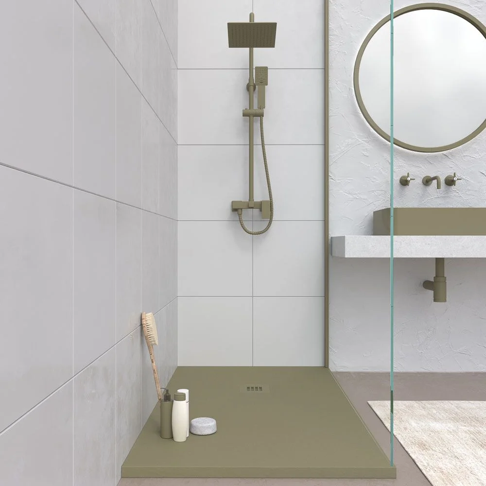 Receveur de douche en résine CLOE Moss et autres couleurs exclusives avec une texture ardoise antibactérienne et antidérapante. Grille thermolaquée – Image 2